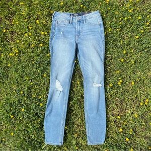Hollister High Rise Super Skinny 1S new w/ tags summer brunch school distressed